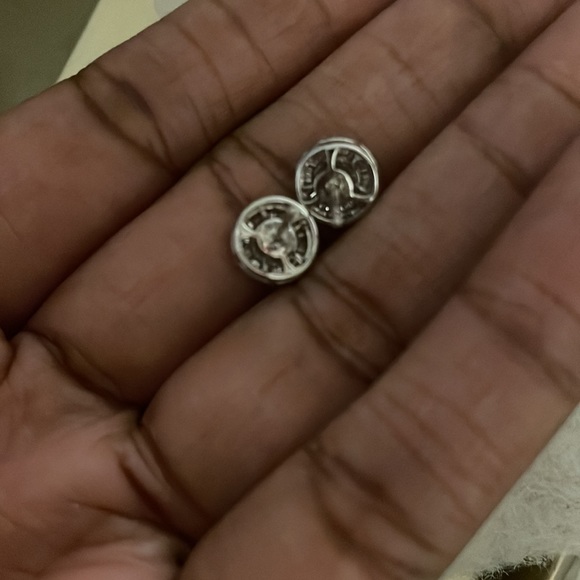 Diamond Cluster stud earrings 15mm - Picture 4 of 9